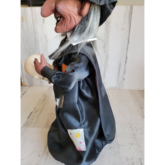 Rennoc vintage witch animated scary skull Halloween prop decor - Picture 6 of 9